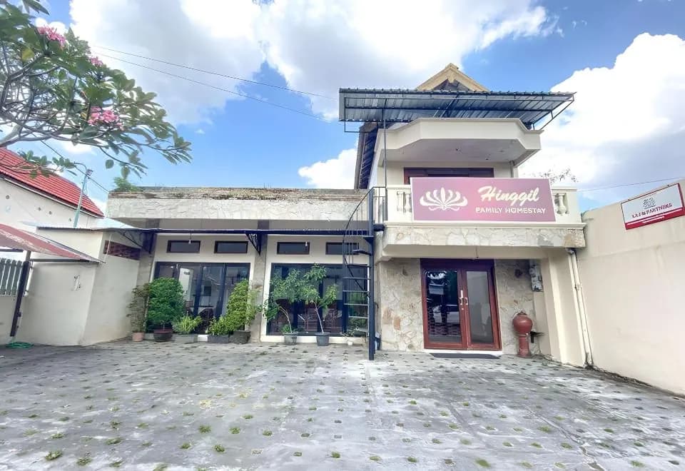 Hinggil Homestay Syariah Malioboro Yogya RedPartner
