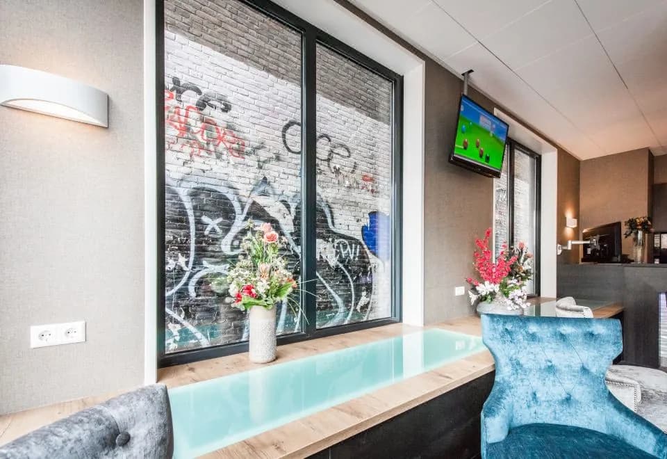 Melrose Hotel
