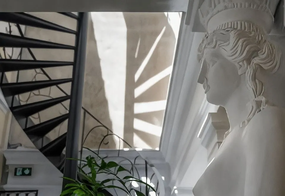 Noble Suites