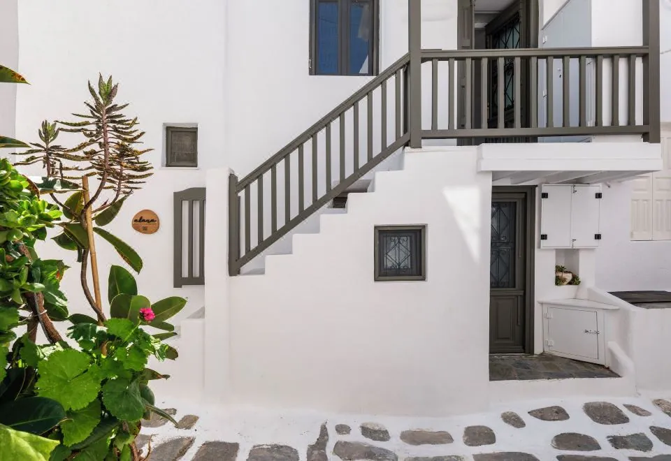 Alana Mykonos