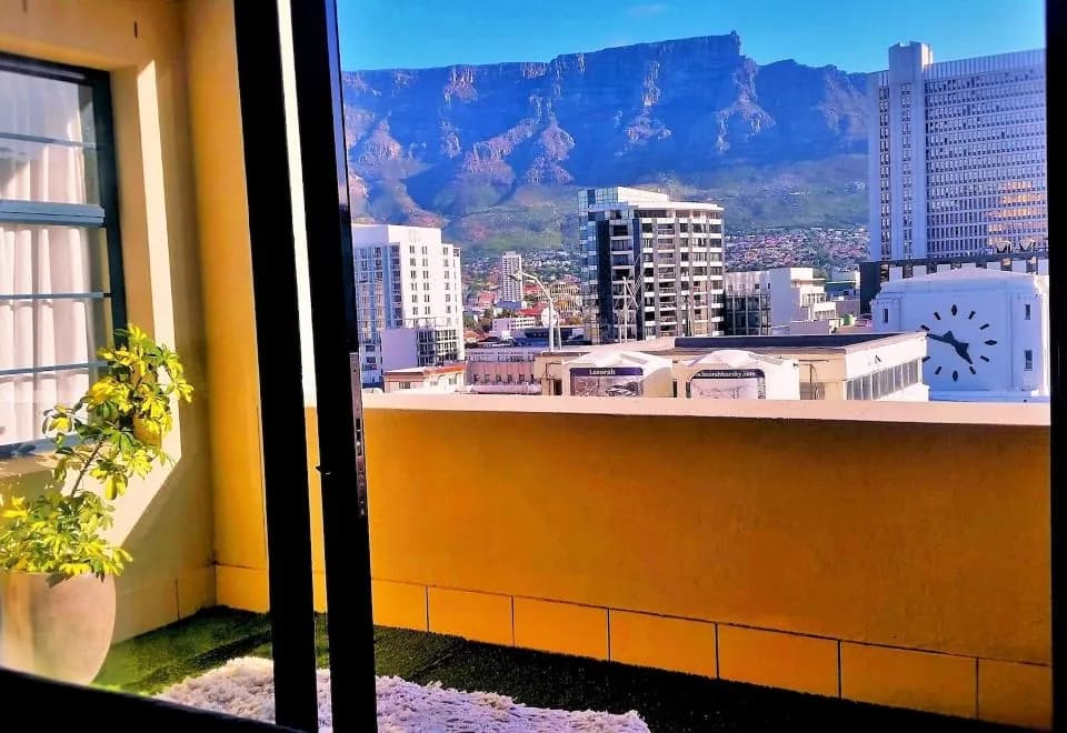 Cape Town Apartment with balcony