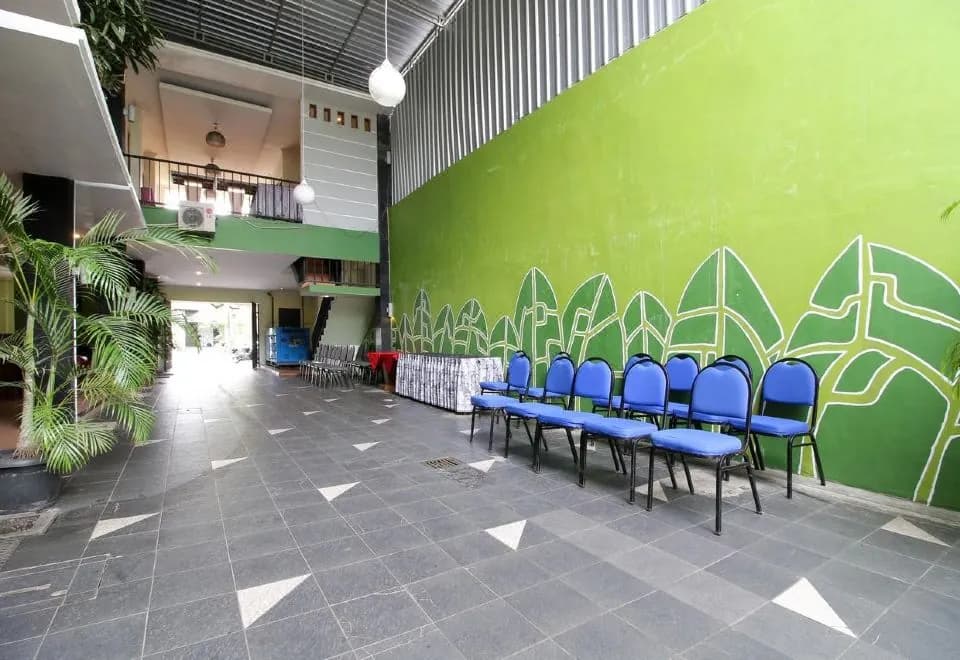 RedDoorz Plus @ Taman Siswa 2
