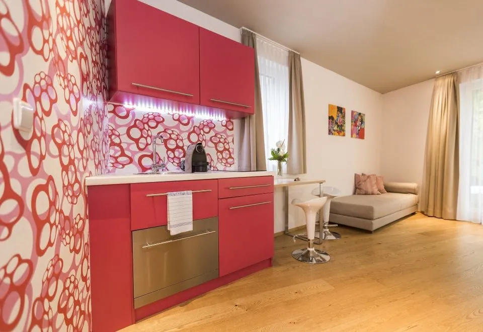 Room 4 & 5 Apartments