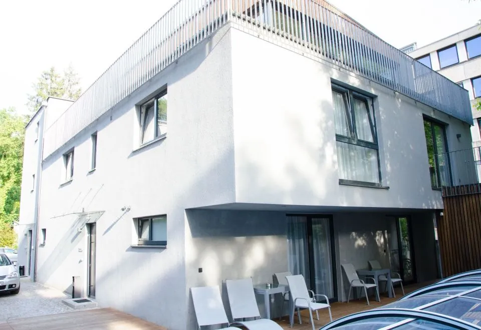 Room 4 & 5 Apartments