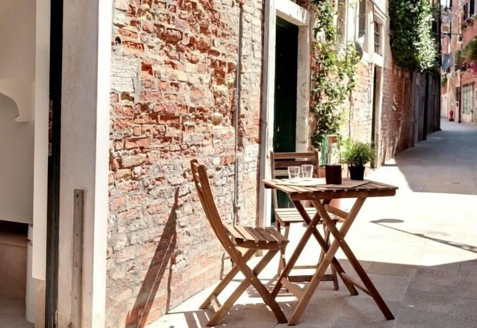 Guggenheim Collection Venice Apartment