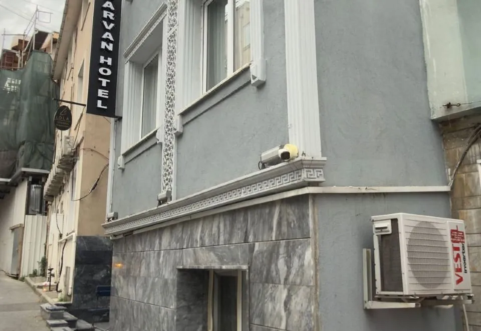 Carvan Hotel