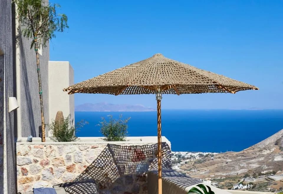 Aeon Suites - Adults Only
