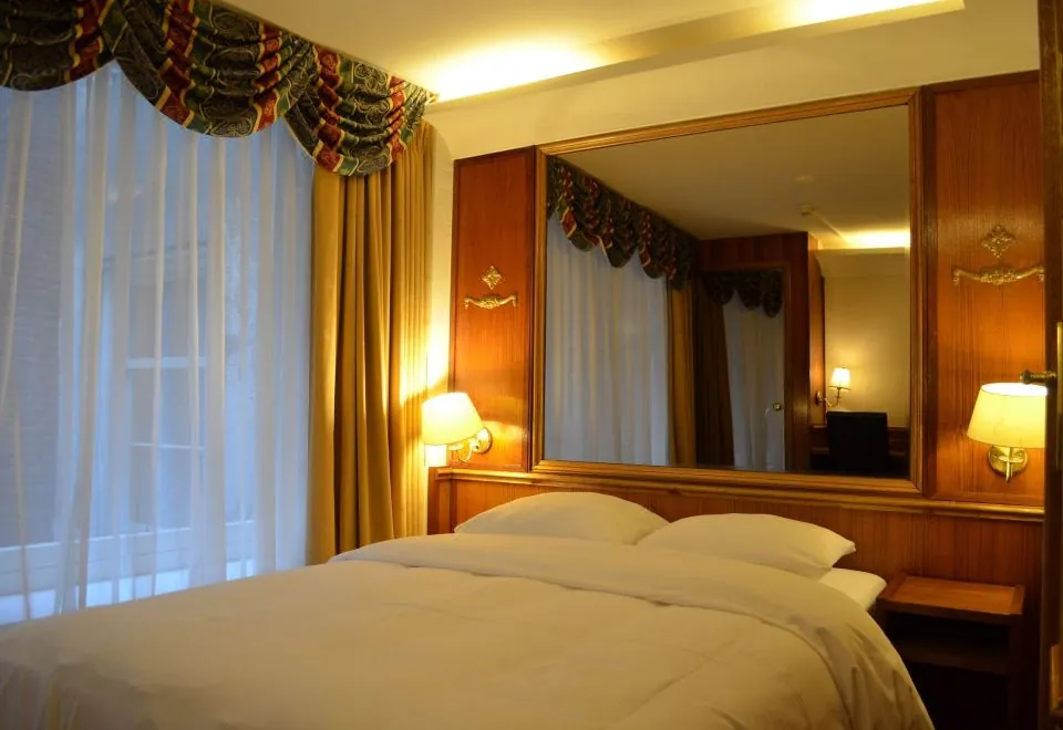 Rembrandtplein Hotel