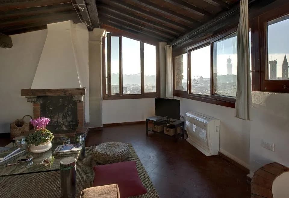 1200 Torre Donati Apartments