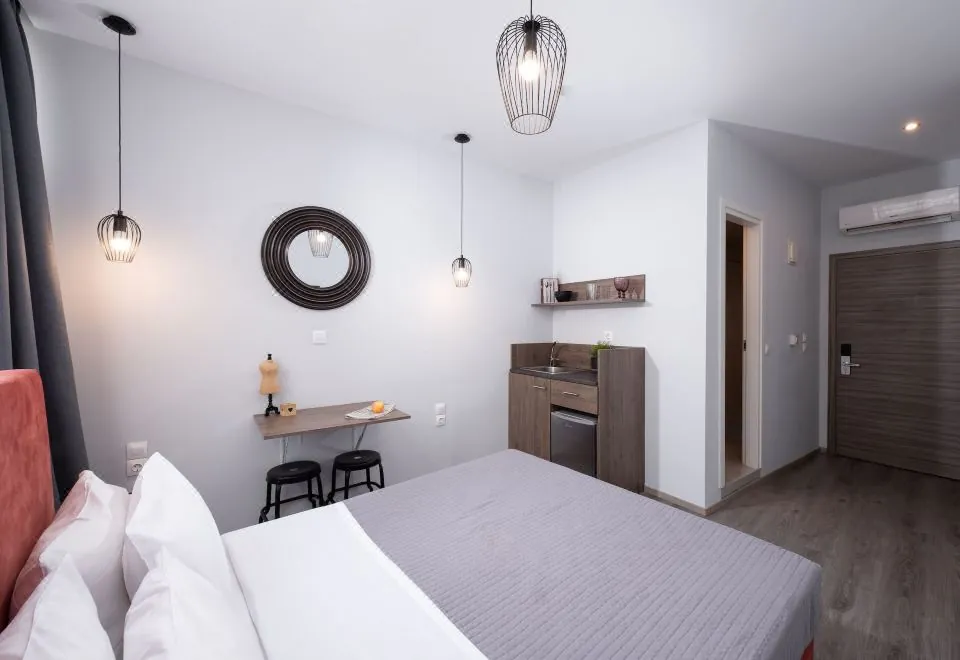 Enattica Monastiraki Living