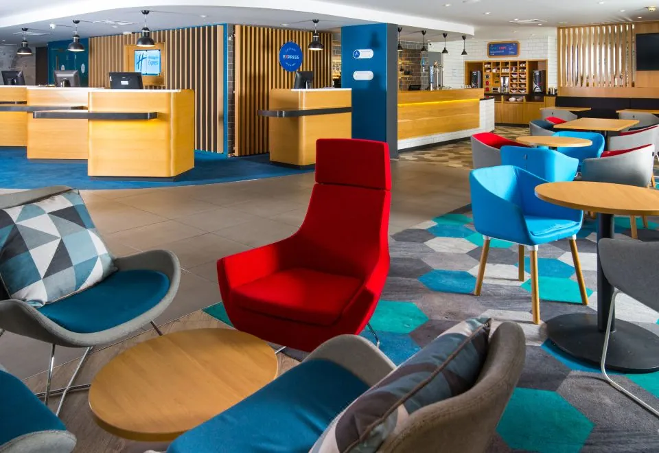 Holiday Inn Express London-Hammersmith, an IHG Hotel