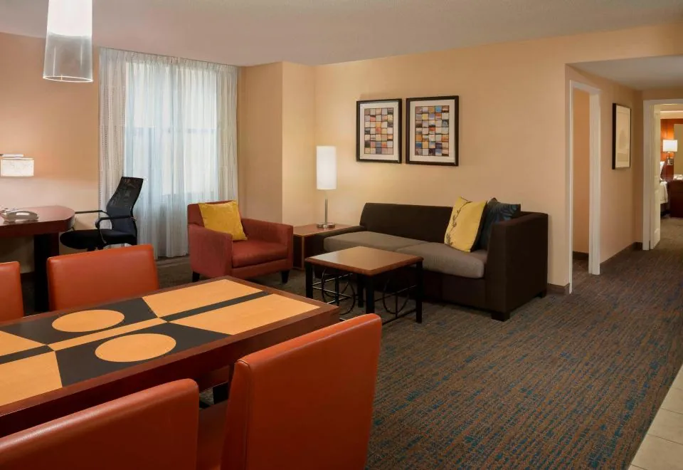 Residence Inn by Marriott Toronto Downtown / Entertainment District