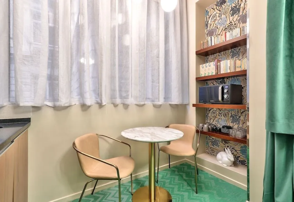 Hotel 33 Marbeuf