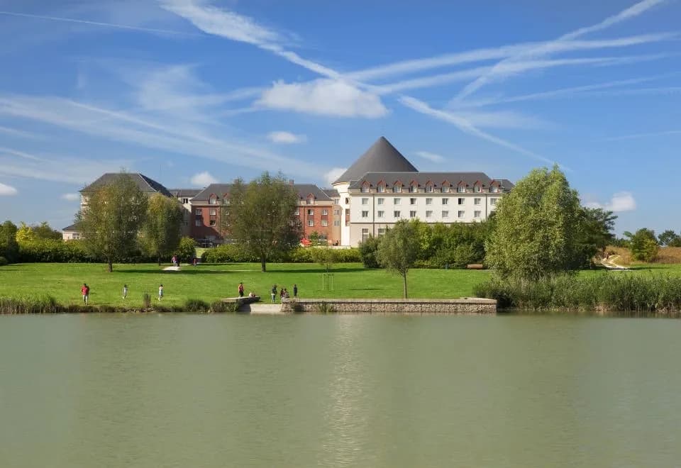 Le Grand Magic Hotel