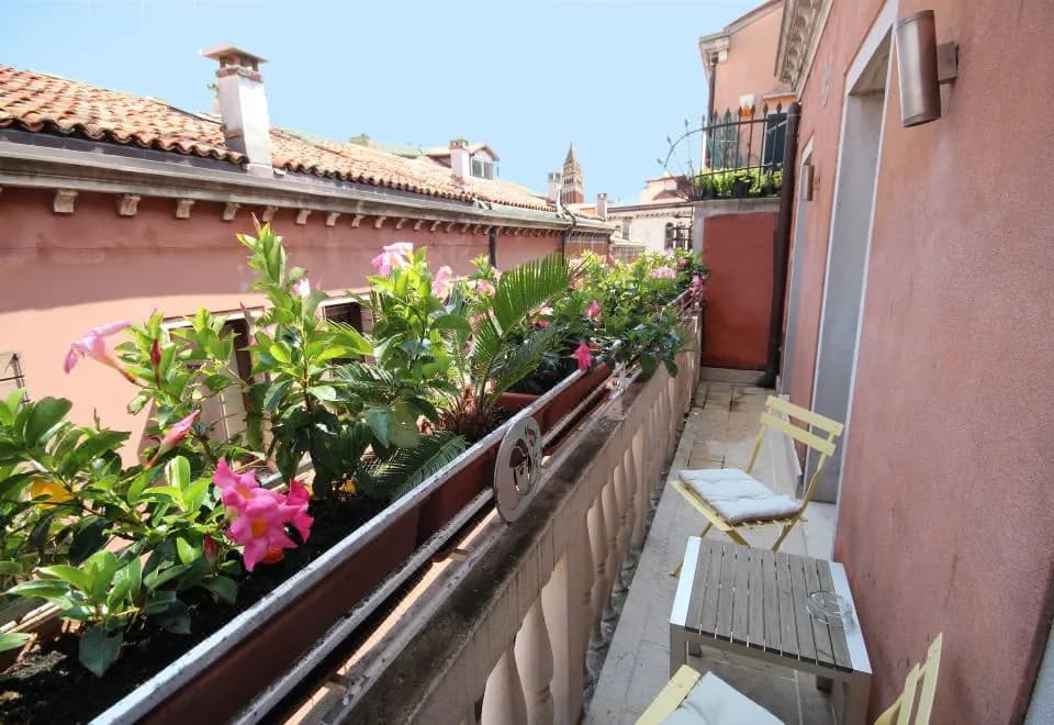 Hotel A La Commedia
