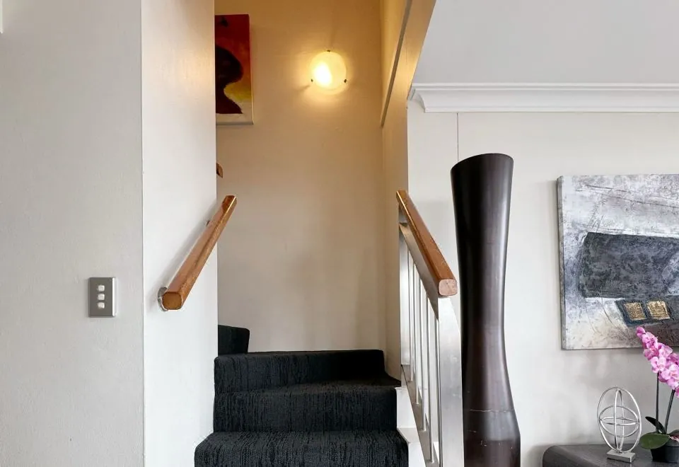 YEHS Hotel Sydney Harbour Suites