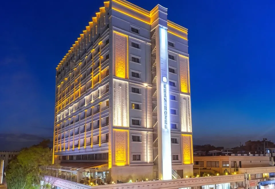 Best Western Plus Khan Hotel