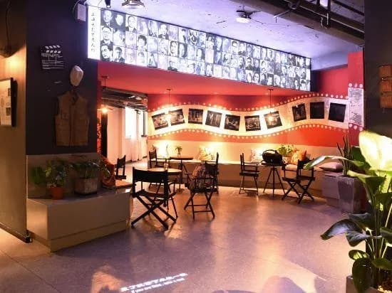 Jianwei Space Movie Hotel (Shanghai Jiangning Road subway station store)