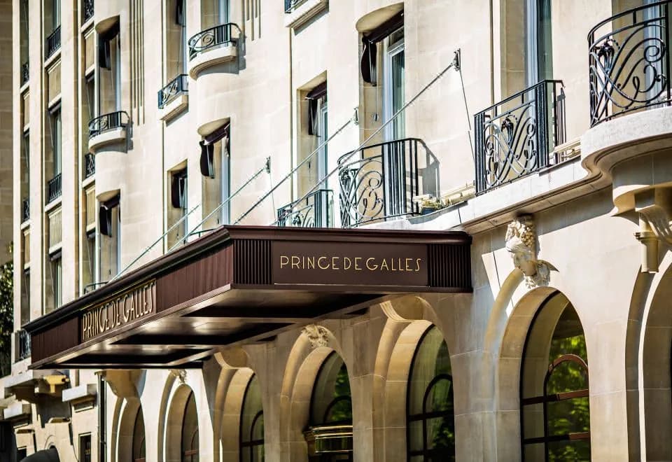 Prince de Galles, a Luxury Collection Hotel, Paris