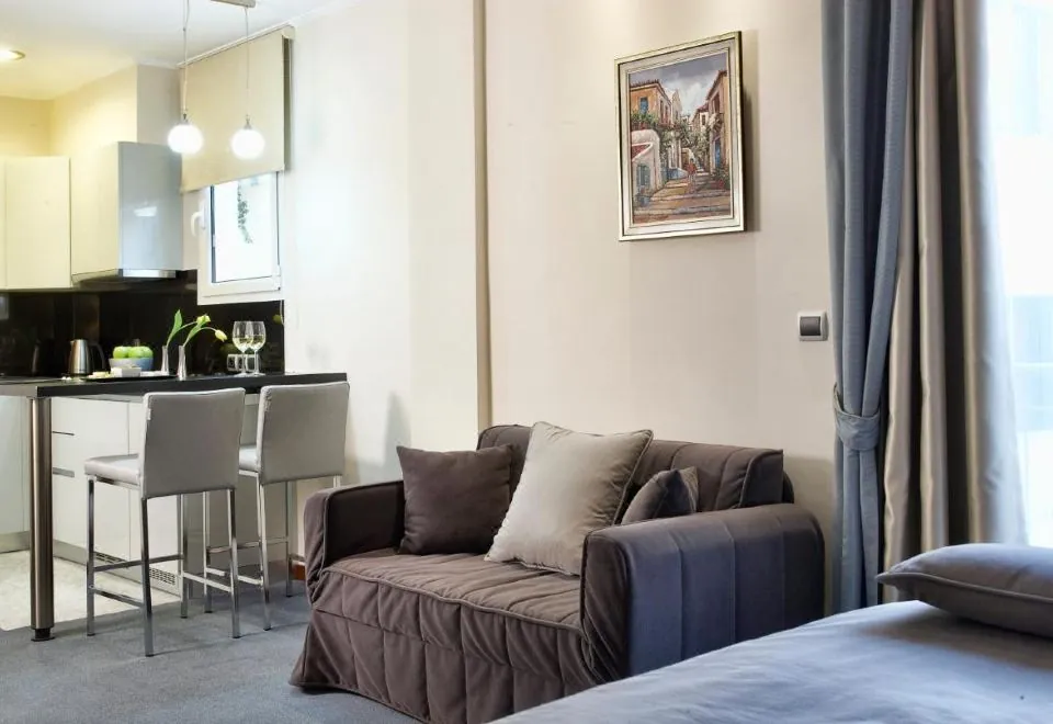 Ava Hotel and Suites