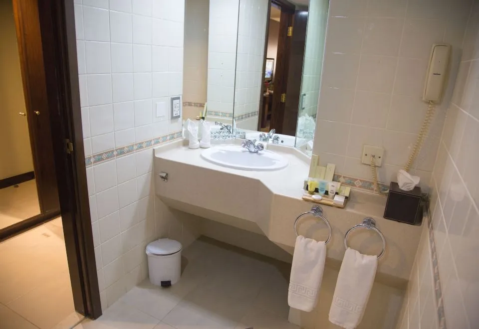 Aravi Hotel