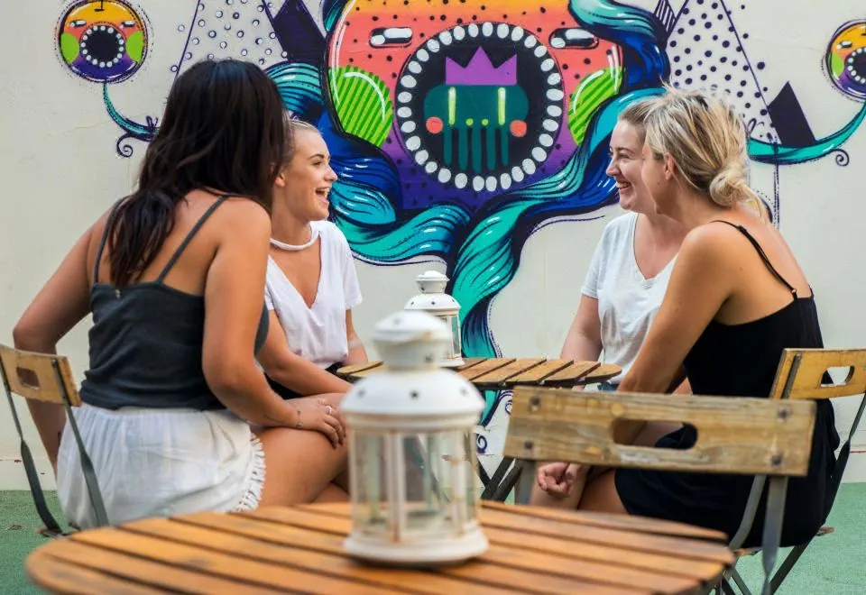 Sant Jordi Hostels Gracia