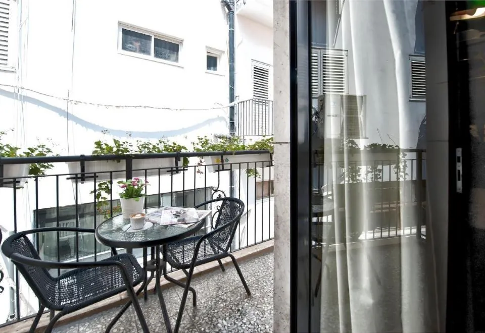 Montefiore 16 - Urban Boutique Hotel