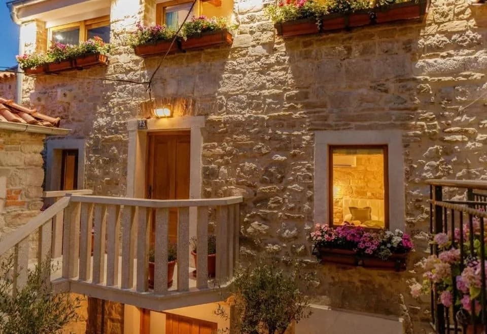 Stone House Luxury Rooms