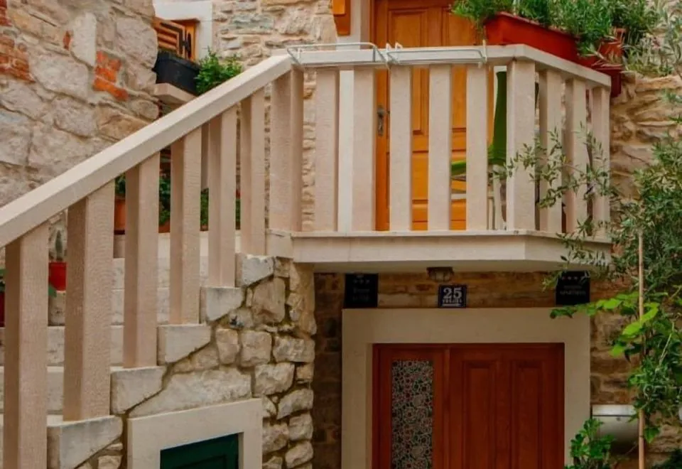 Stone House Luxury Rooms