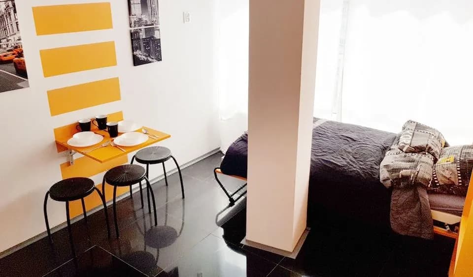 Walk Distance to Mokotow Business Park