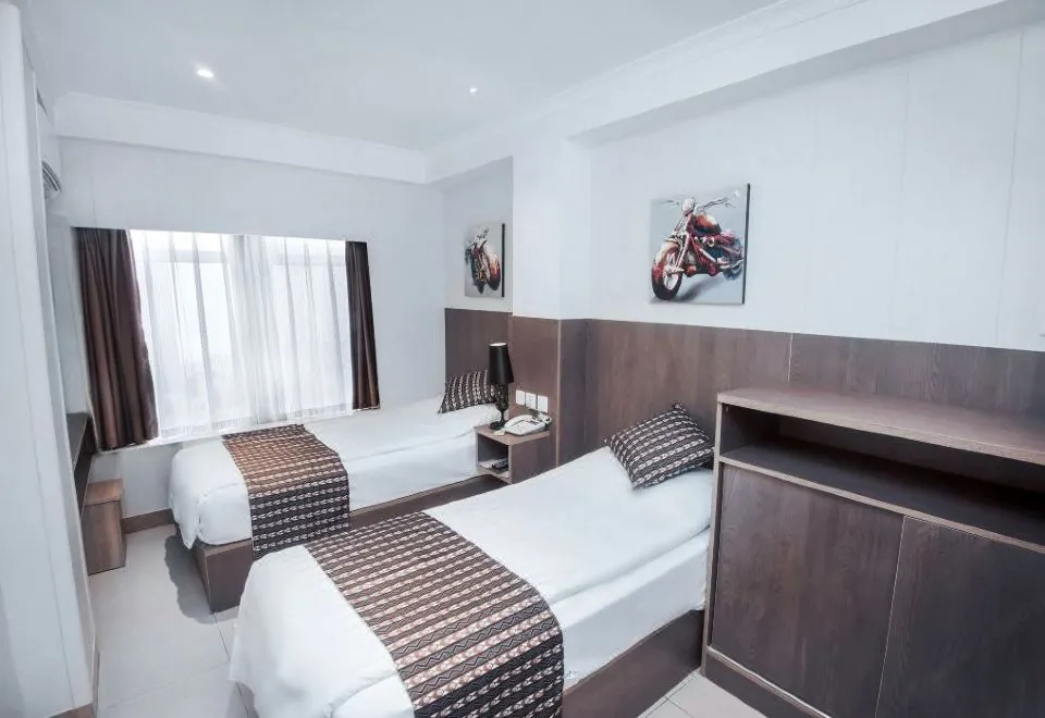 Holiday Hotel