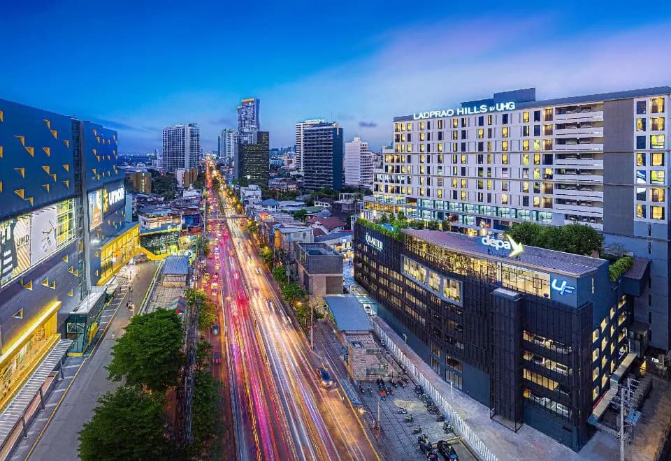 The Quarter Ladprao by Uhg