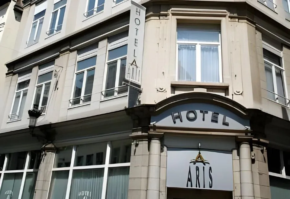 Aris Grand Place Hotel