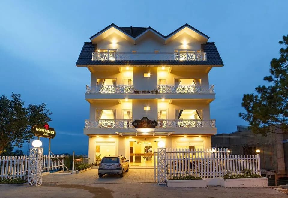 Rose Valley Hotel