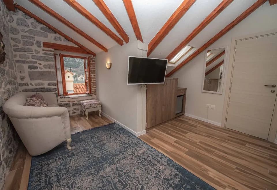 Antika Guesthouse