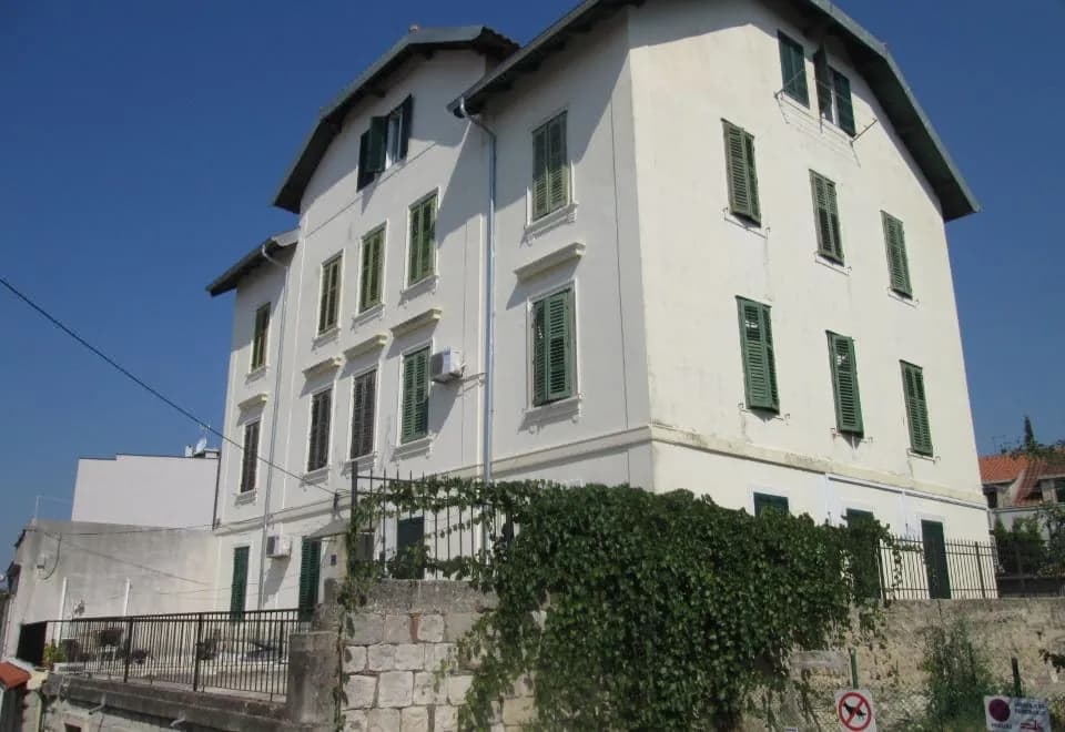 Studio Apt Orchard on Rokova St