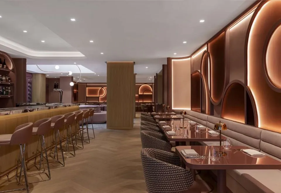 Revery Toronto Downtown, Curio Collection by Hilton
