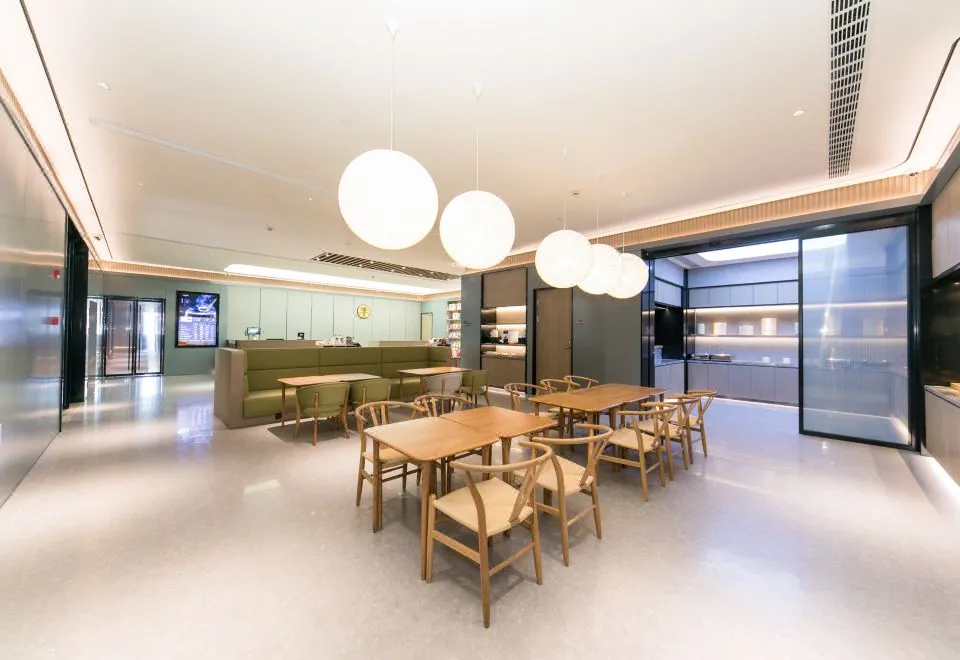 Sushi Light Luxury Hotel