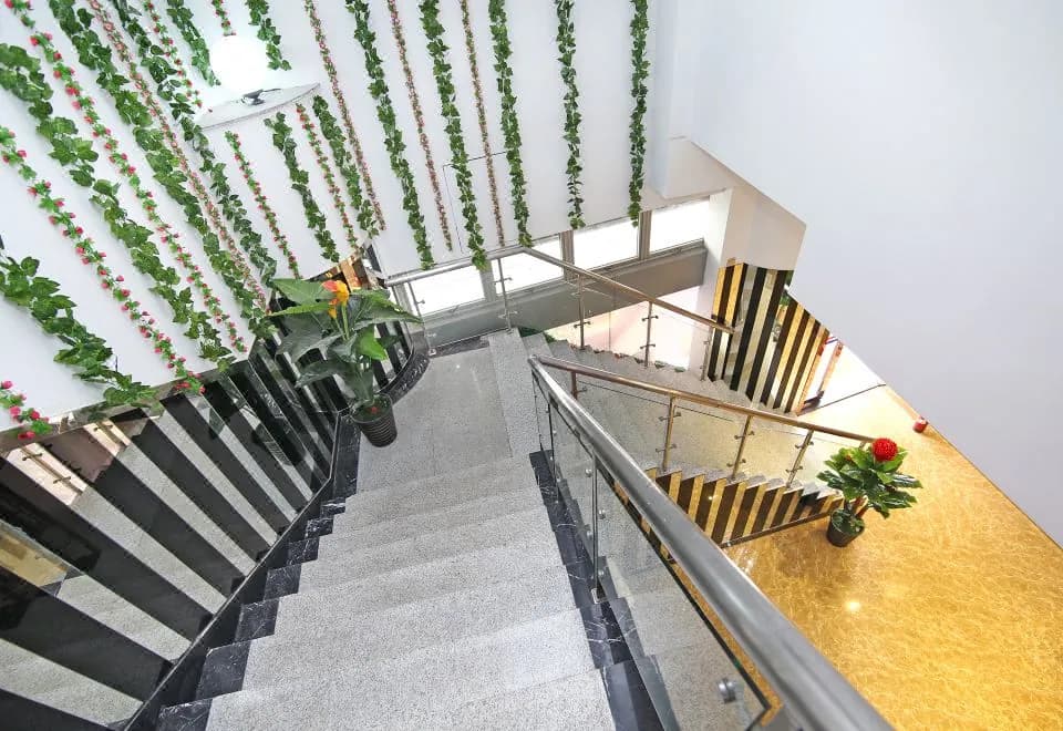 Yijia Business Hotel
