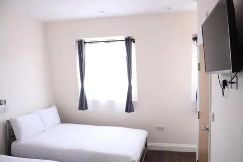 Daisy Hotel