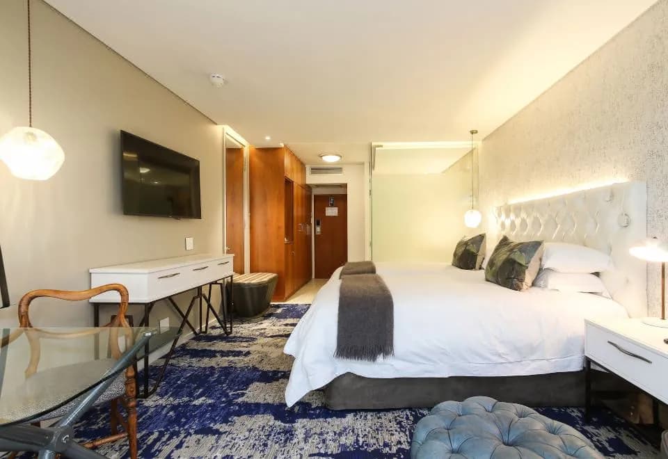 Vineyard Hotel