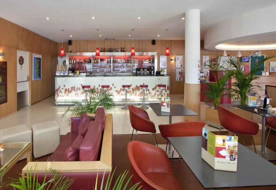 ibis Porto São João
