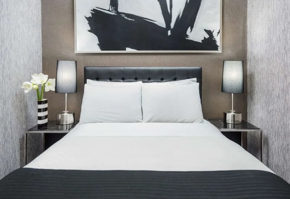 Park West Hotel