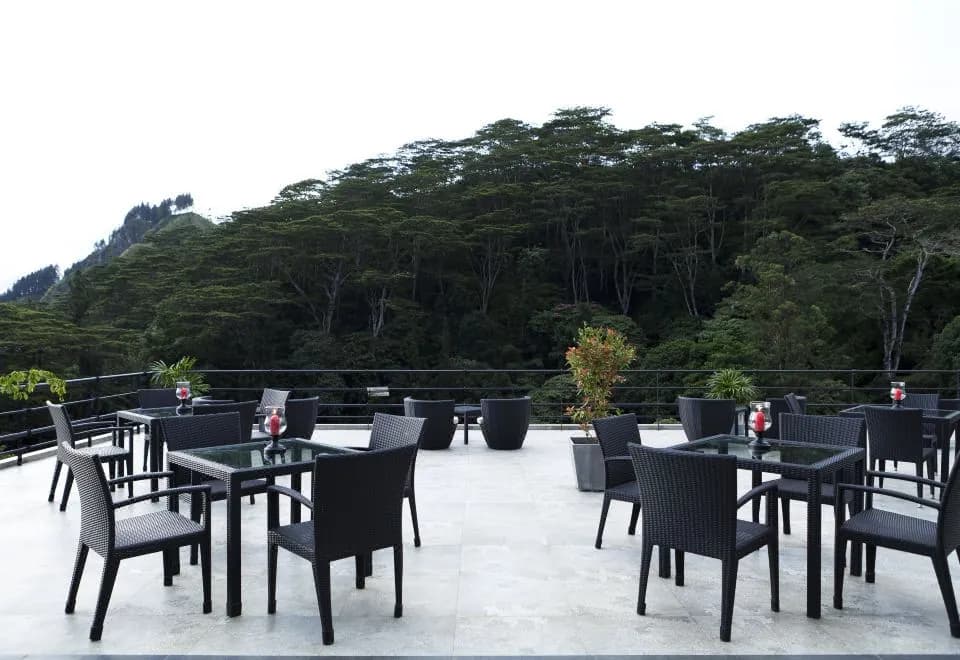 Hunas Falls Hotel