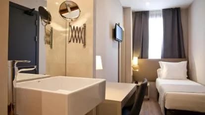 May Ramblas Hotel