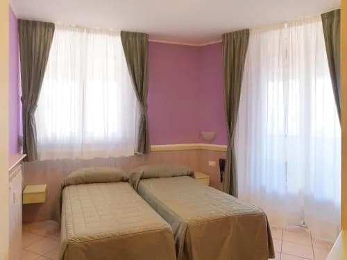Hotel Arco Romana