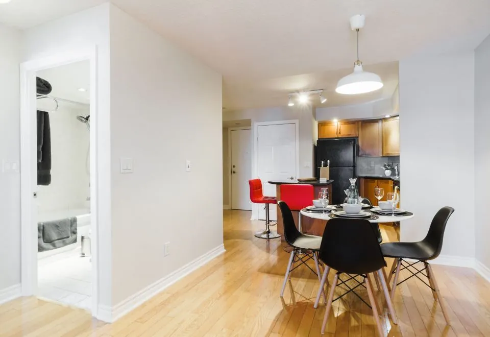 AOC Suites - Heart of Downtown  Condo