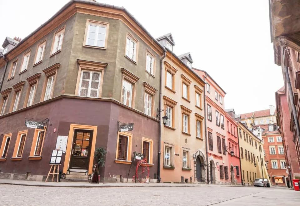 AAA Stay Market Square Old Town