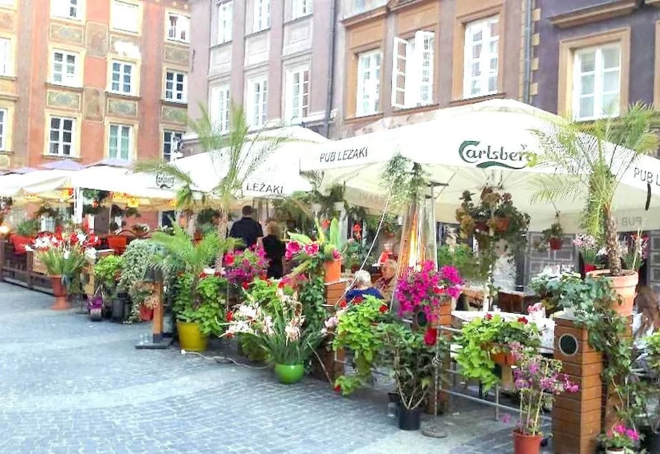 AAA Stay Market Square Old Town