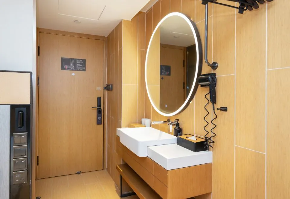 Ji Hotel (Shanghai Longyang Road Magnetic Levitation)